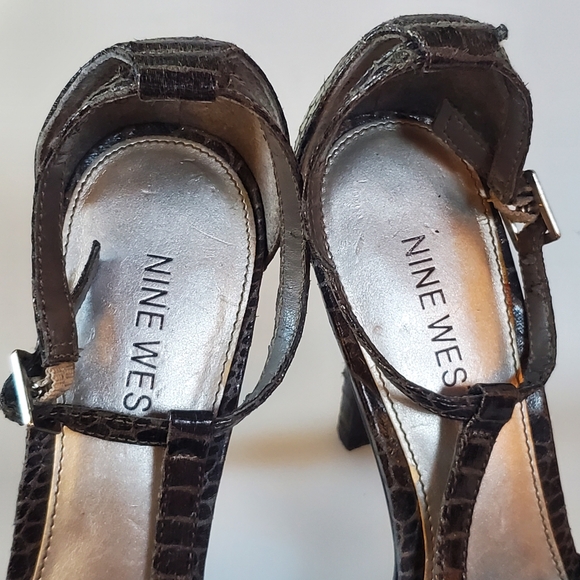 Nine West Brown Snake-Embossed T-Strap Open-Toe Pumps Size 6 - Picture 4 of 7